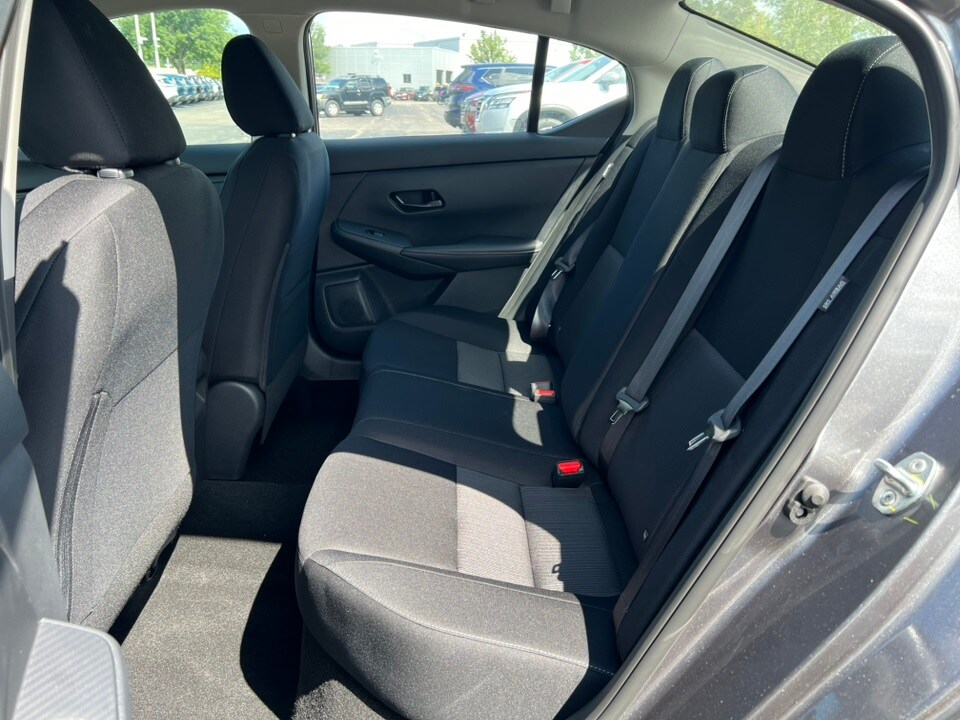 2025 Nissan Sentra SV photo 4