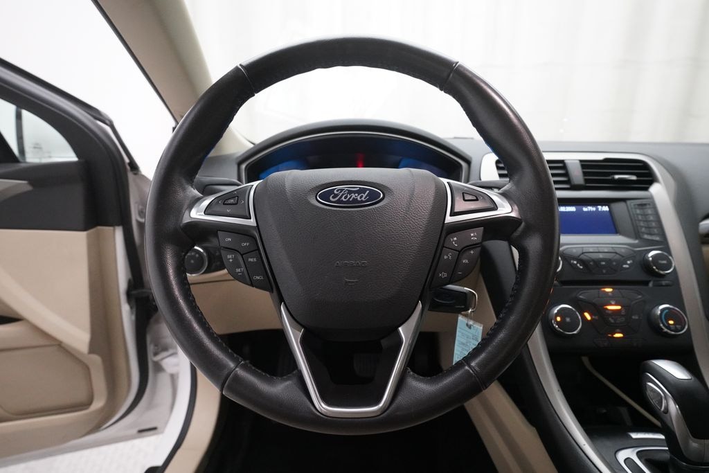 Used 2014 Ford Fusion SE Sedan