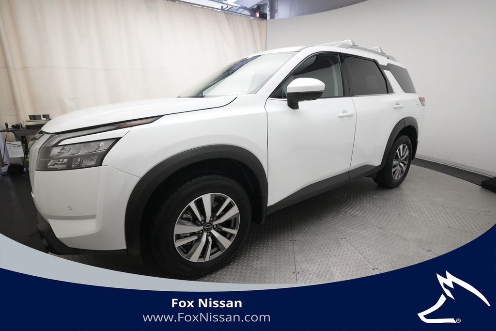 2025 Nissan Pathfinder SL 4WD's photo