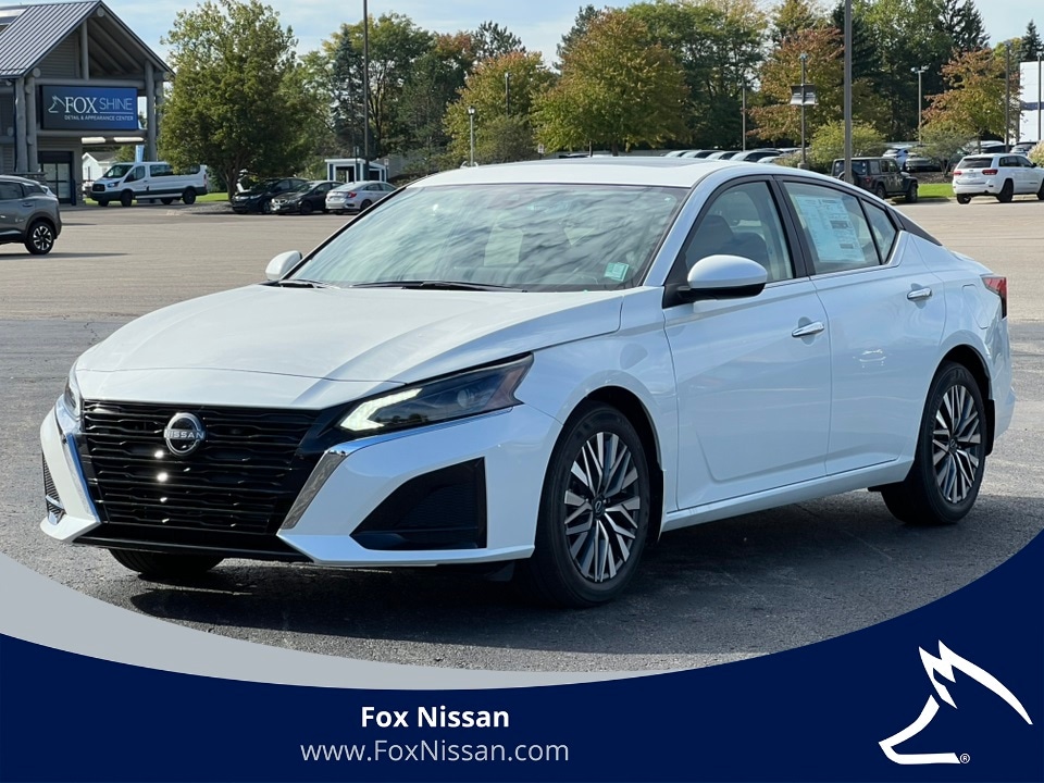 2025 Nissan Altima SV's photo