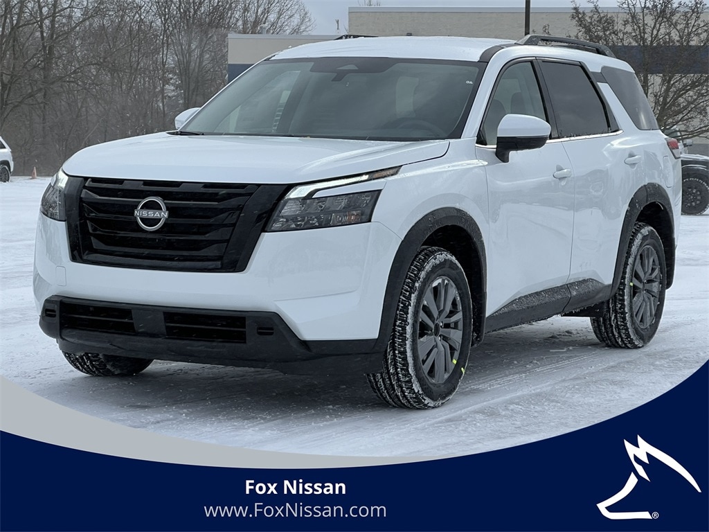 2025 Nissan Pathfinder SV's photo