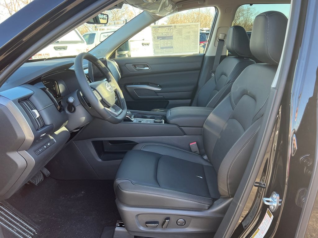 New 2026 Nissan Pathfinder SL SUV