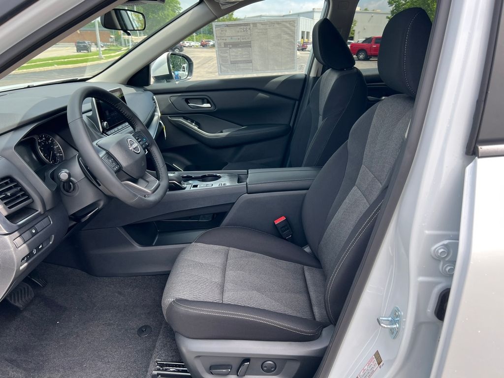 New 2026 Nissan Rogue SV SUV