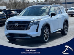 2026 Nissan Pathfinder Platinum SUV