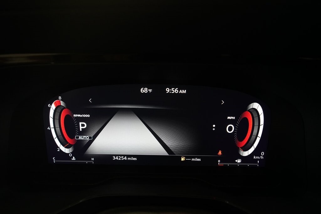 2023 Nissan Pathfinder Platinum photo 2