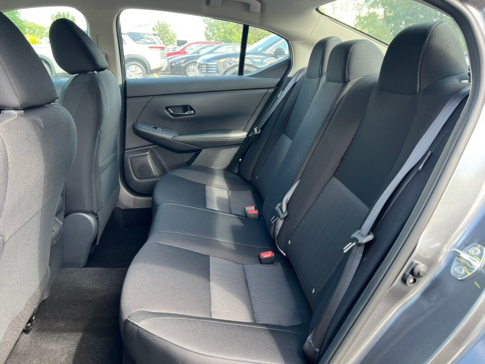 2025 Nissan Sentra SV photo 4
