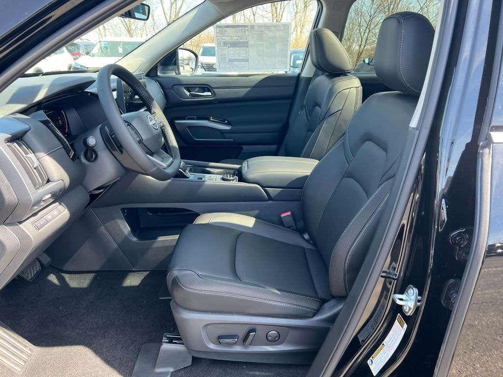 New 2026 Nissan Pathfinder SL SUV