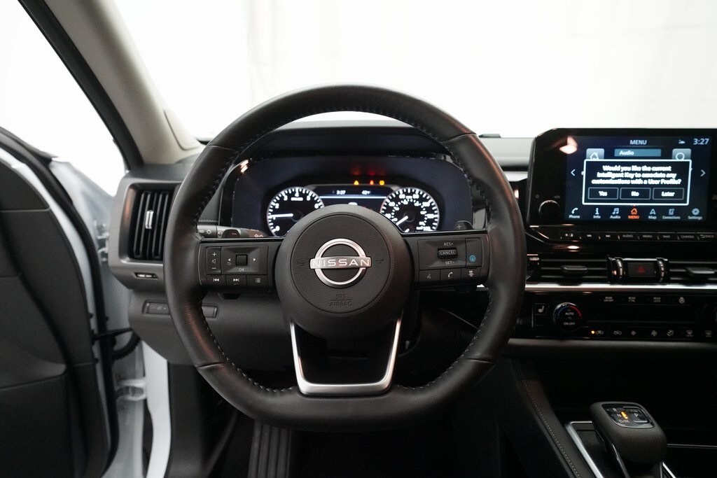 2025 Nissan Pathfinder SL photo 3