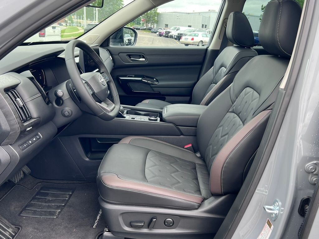 New 2026 Nissan Pathfinder Platinum SUV