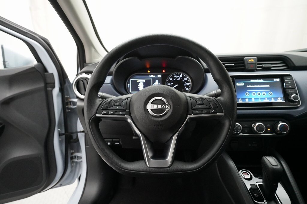 2024 Nissan Versa 1.6 SV photo 4