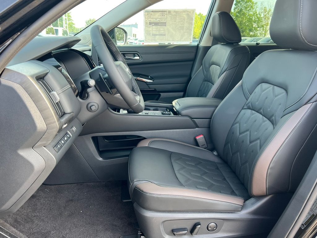 New 2026 Nissan Pathfinder Platinum SUV