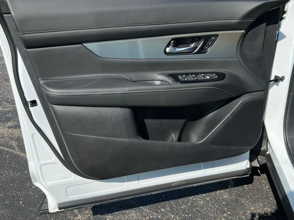 2025 Nissan Murano SL - Photo 13