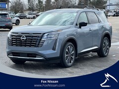 2026 Nissan Pathfinder Platinum SUV