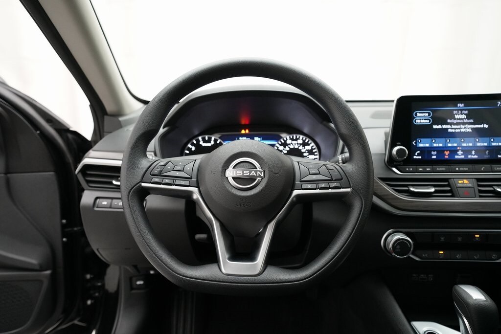 2024 Nissan Altima 2.5 SV photo 4