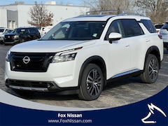 2025 Nissan Pathfinder Platinum SUV