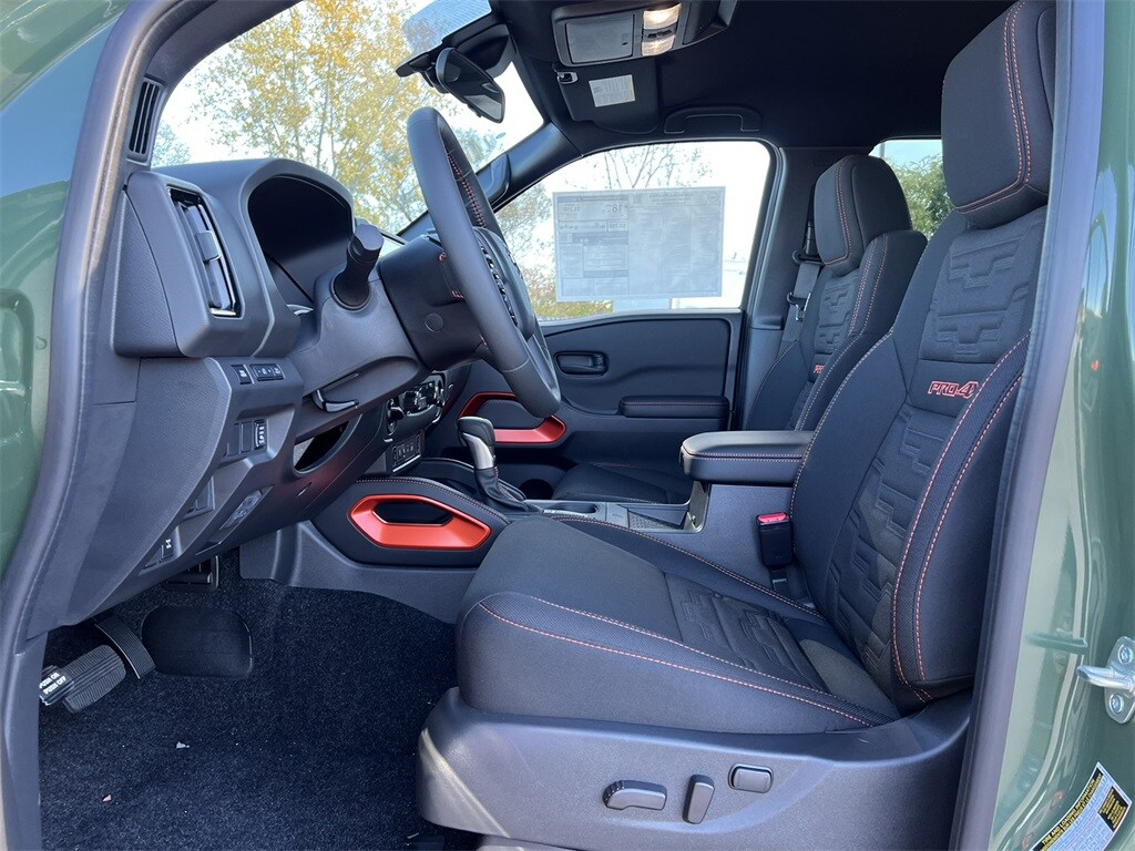 2026 Nissan Frontier PRO-4X photo 3