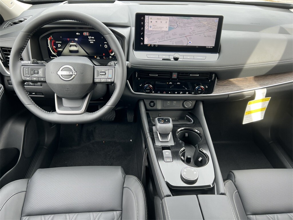 2026 Nissan Rogue Platinum photo 2