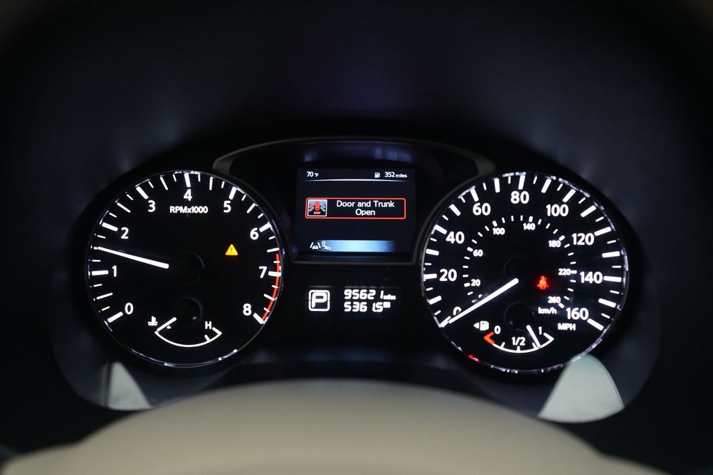Used 2015 Nissan Altima SL with VIN 1N4AL3AP7FN345326 for sale in Kentwood, MI
