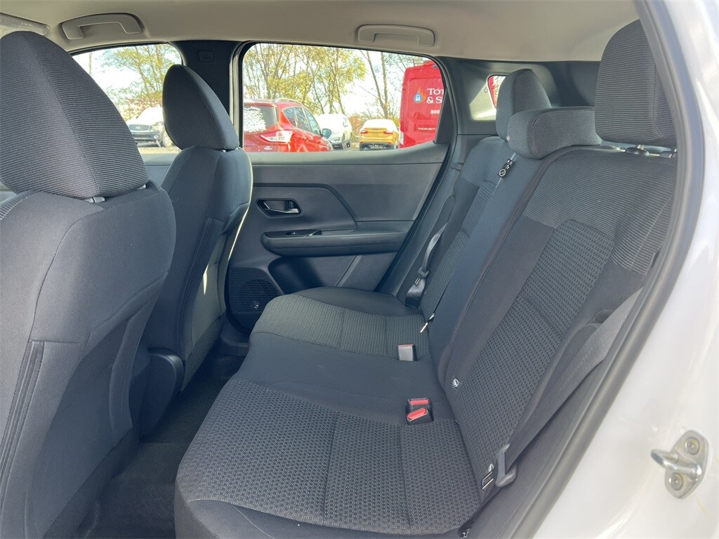 2026 Nissan Kicks S photo 2