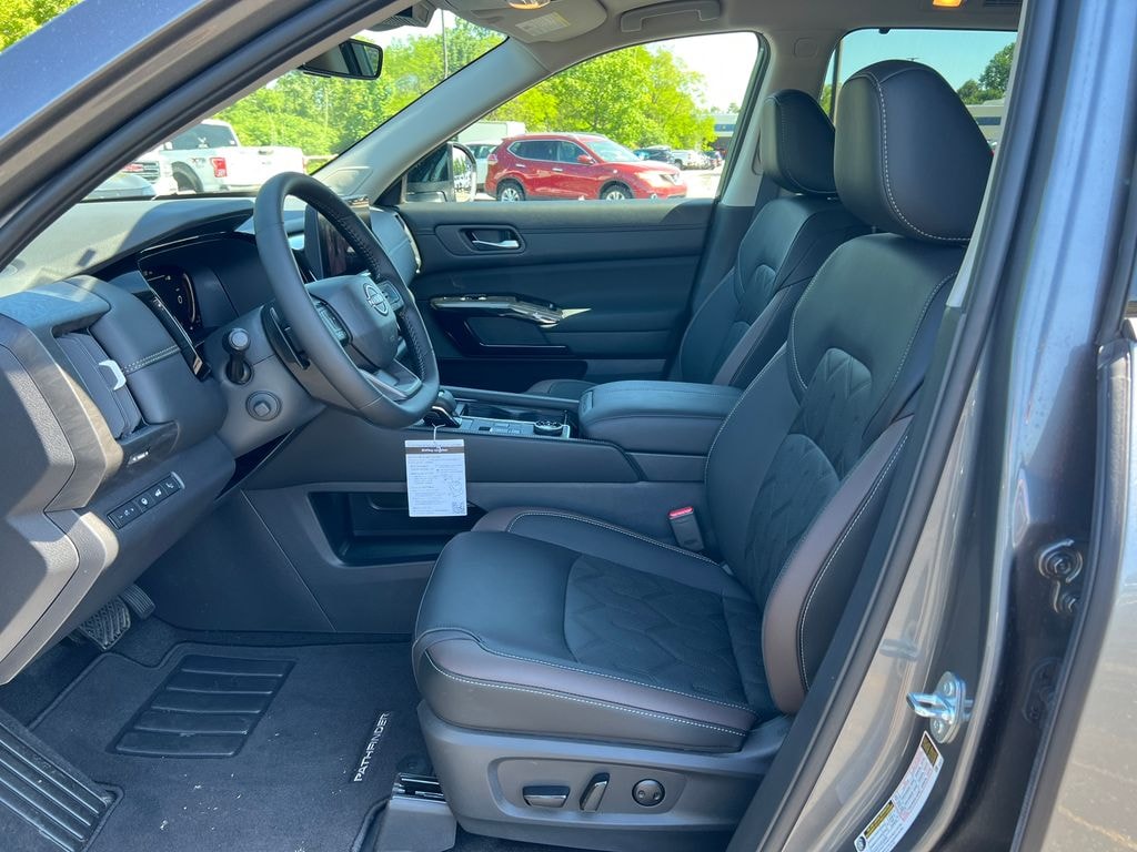 New 2026 Nissan Pathfinder Platinum SUV