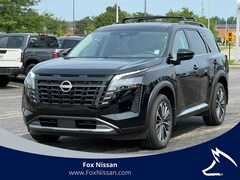 2026 Nissan Pathfinder Platinum SUV
