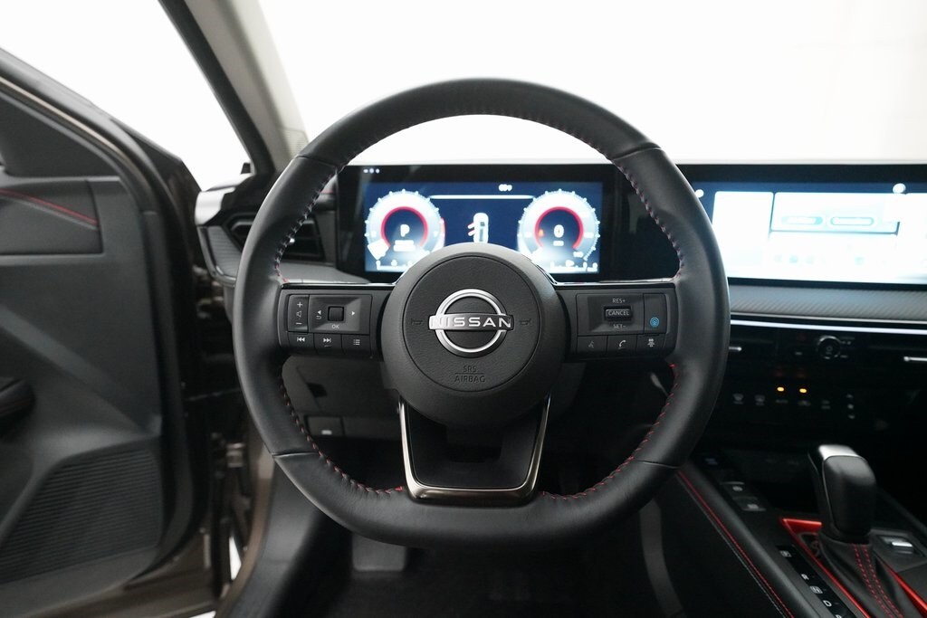 2025 Nissan Kicks SR photo 4