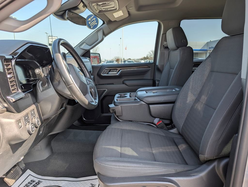 2024 Chevrolet Silverado 1500 LT - Photo 9