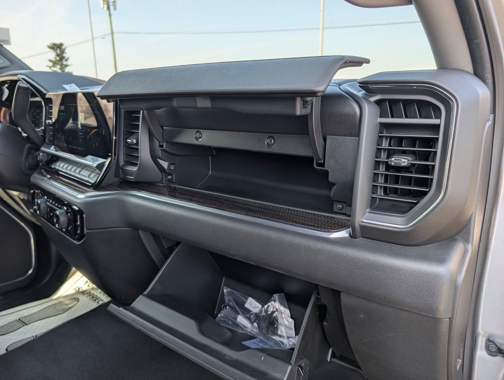 2024 Chevrolet Silverado 1500 LT - Photo 31
