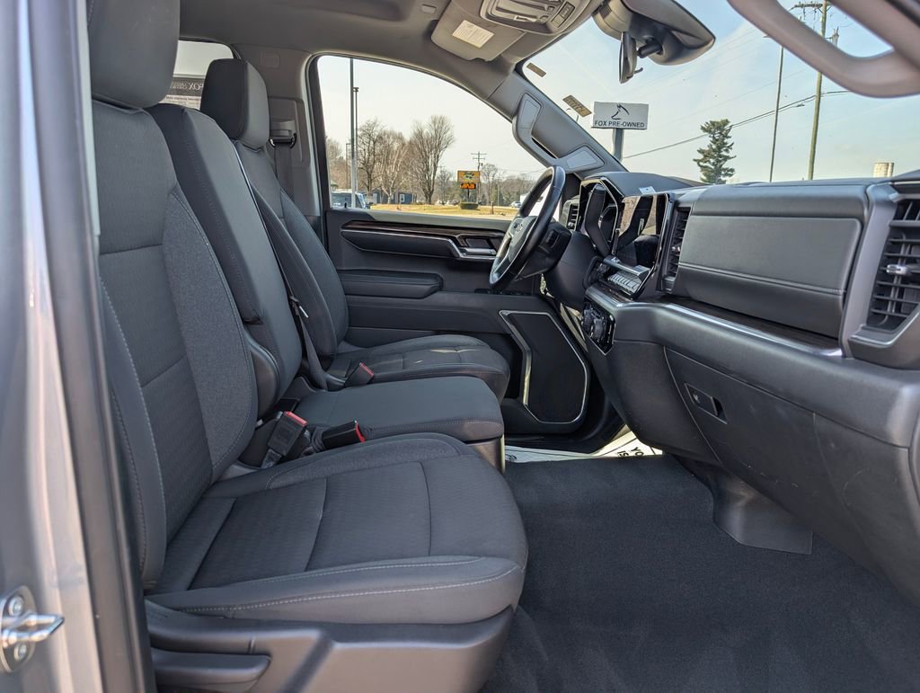 2024 Chevrolet Silverado 1500 LT - Photo 30