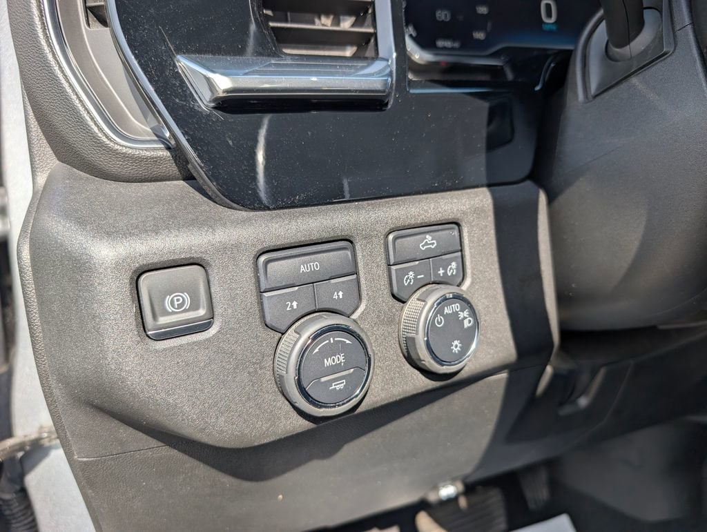 2024 Chevrolet Silverado 1500 LT - Photo 11