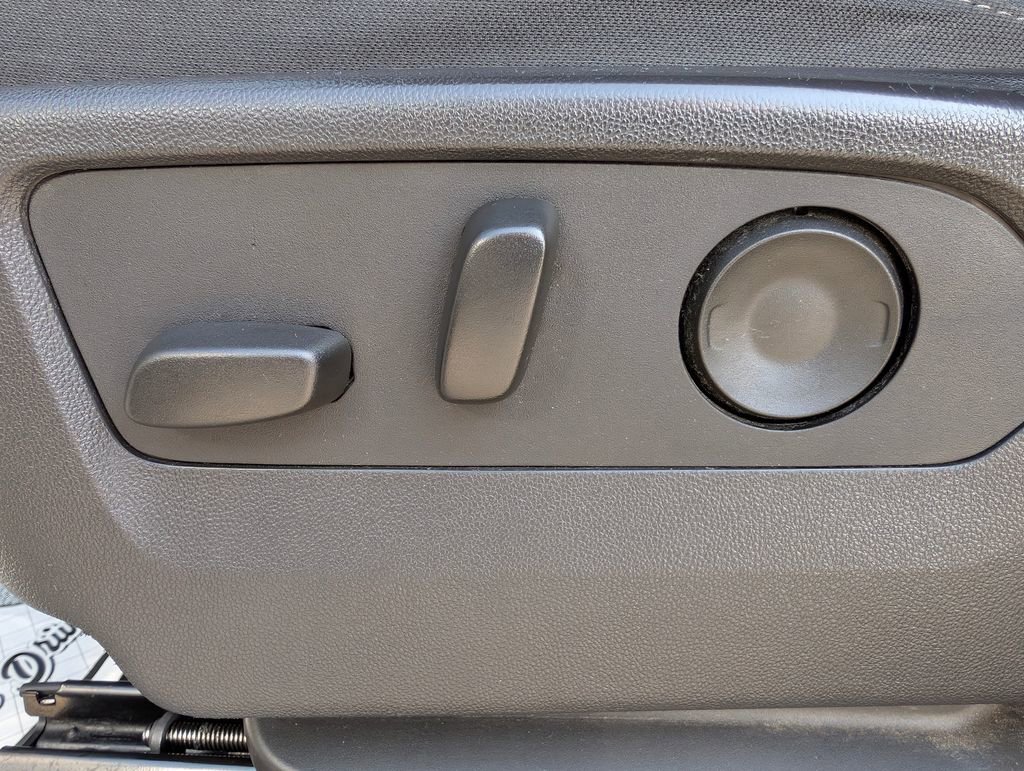 2024 Chevrolet Silverado 1500 LT - Photo 10