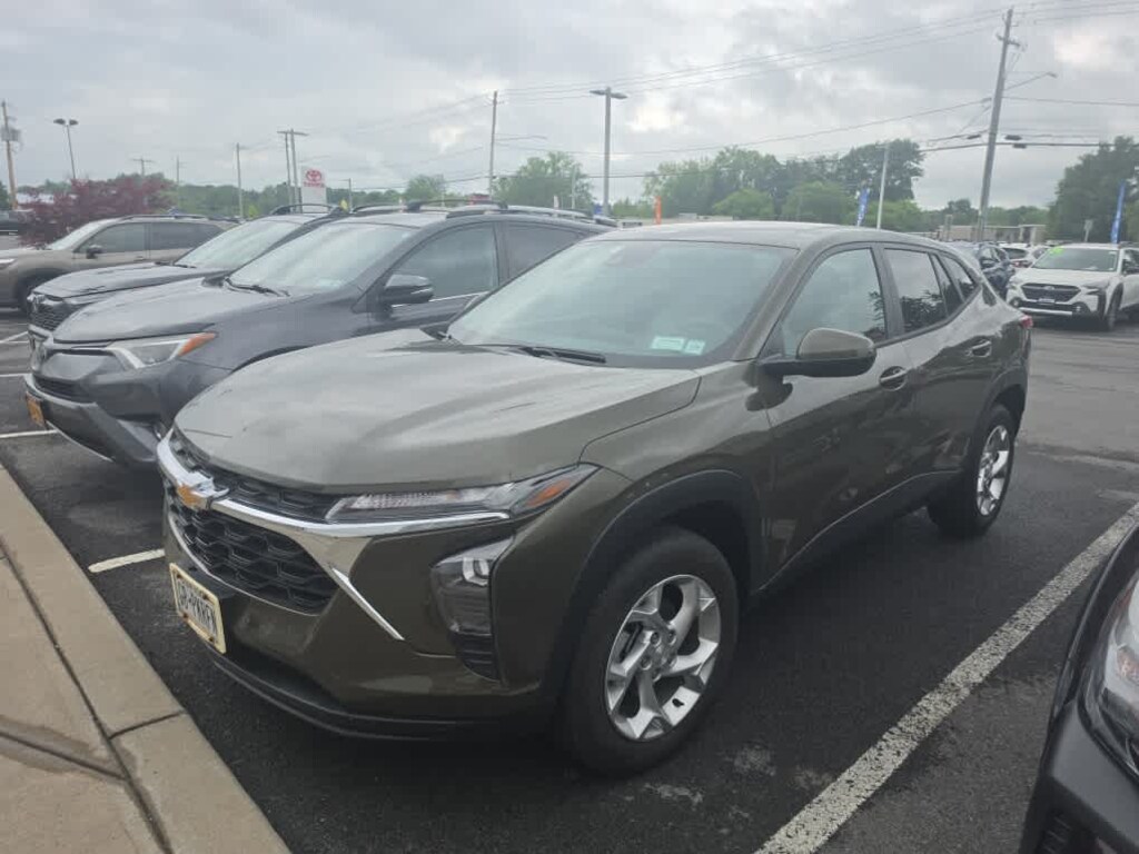 Used 2024 Chevrolet Trax LS FWD
