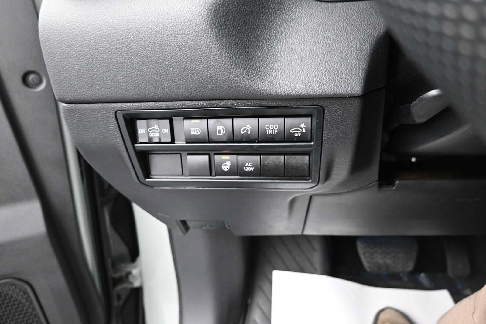 2024 Toyota Tundra Limited - Photo 10