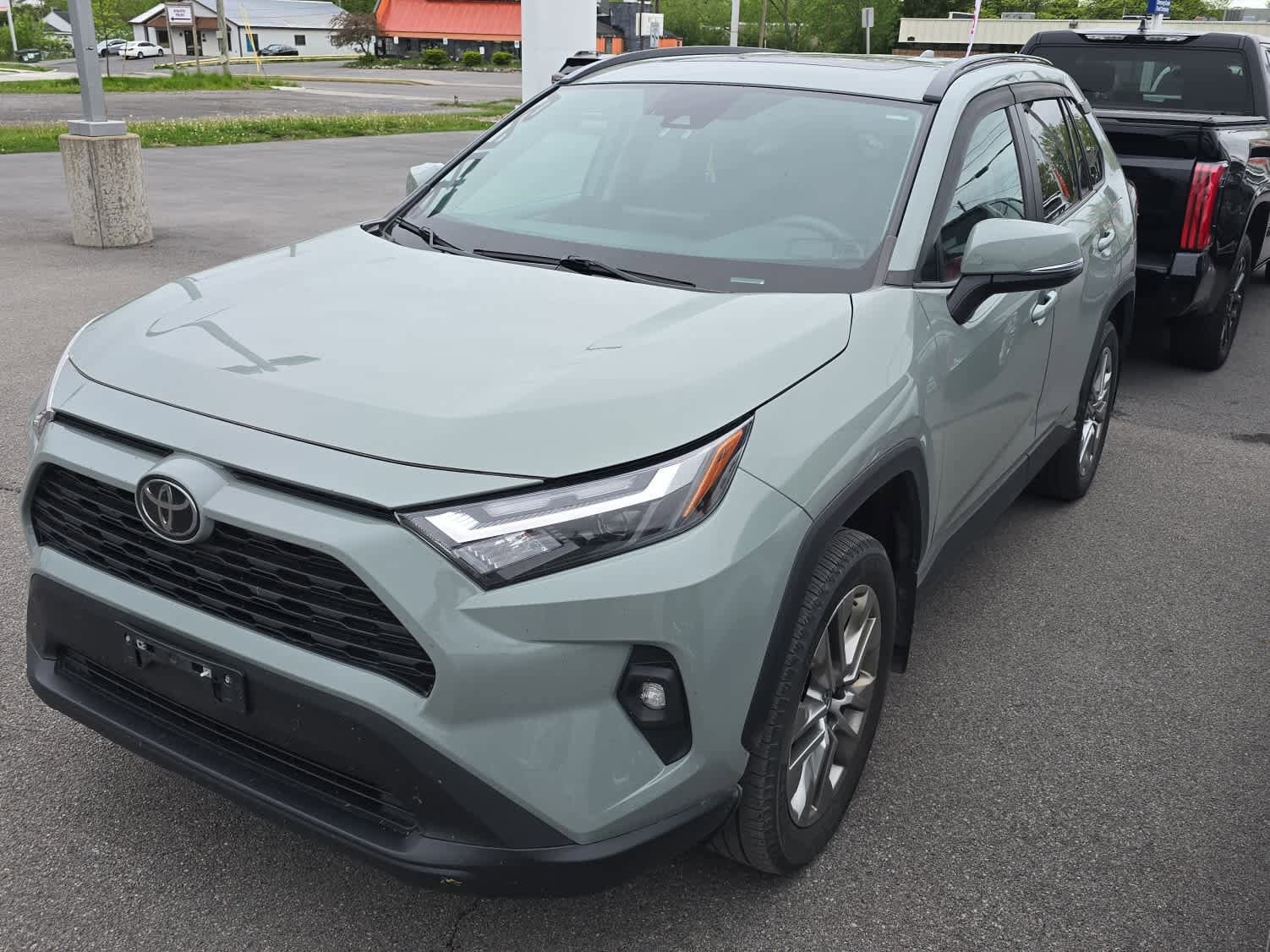 2023 Toyota RAV4 XLE Premium AWD's photo