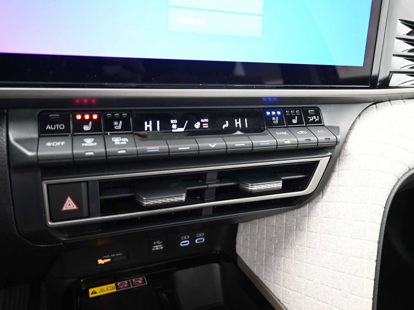 2026 Toyota Camry XLE - Photo 8