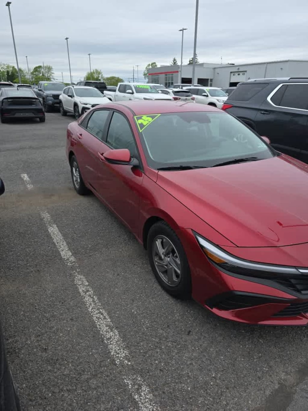 Used 2025 Hyundai Elantra SE Sedan
