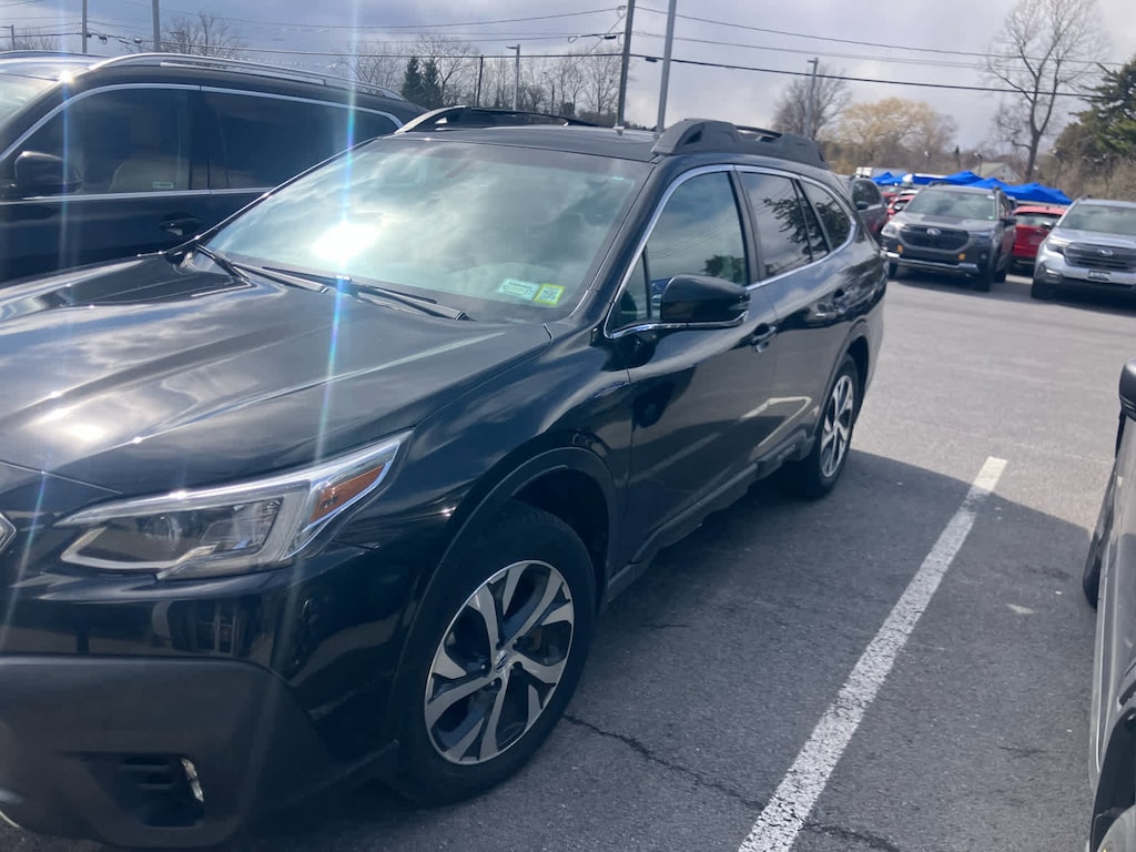 Used 2022 Subaru Outback Limited SUV