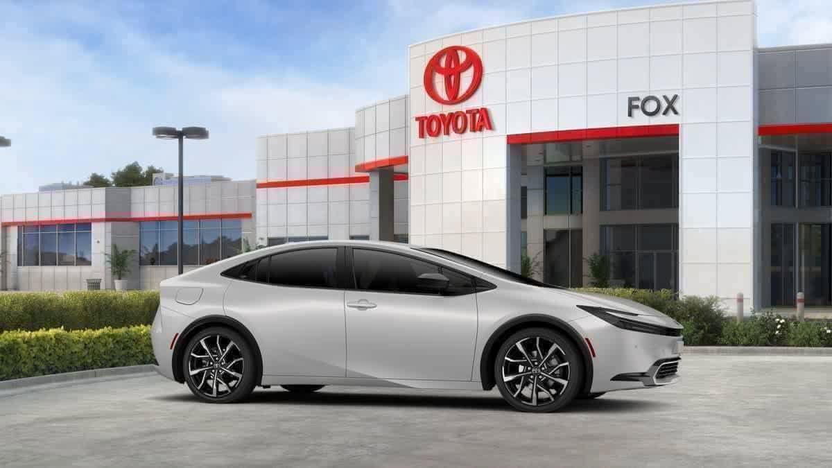 2026 Toyota Prius Plug-in Hybrid XSE - Photo 13