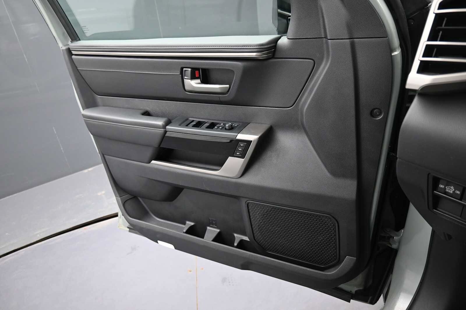 2024 Toyota Tundra Limited - Photo 11
