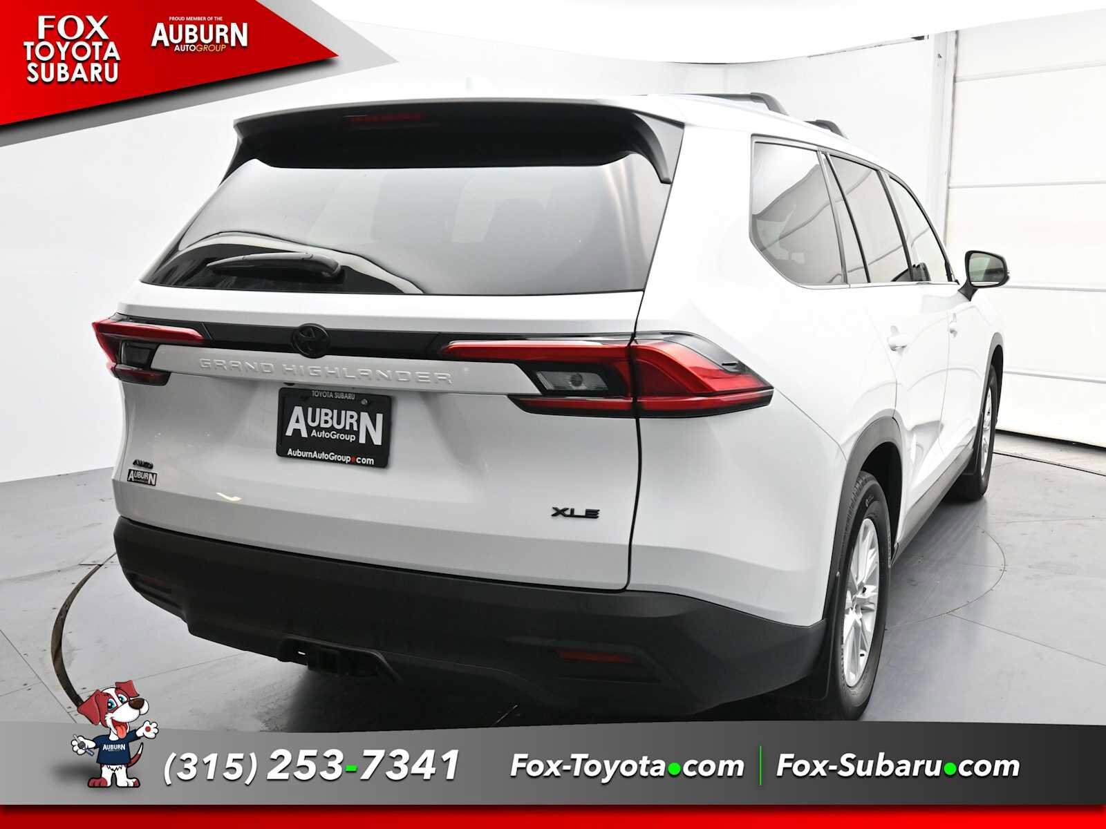 2024 Toyota Grand Highlander XLE photo 2