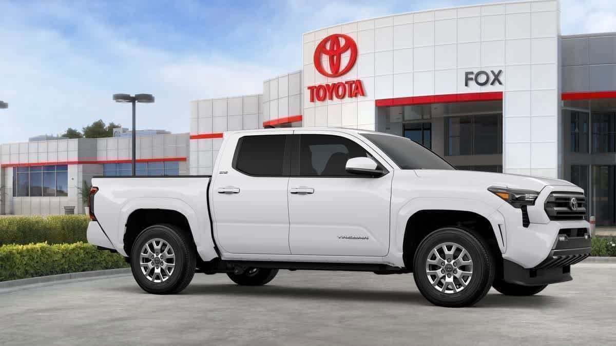2026 Toyota Tacoma SR5 - Photo 14