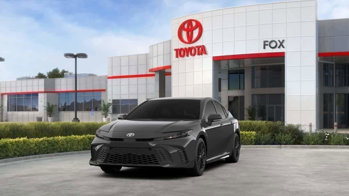 2026 Toyota Camry SE - Photo 18
