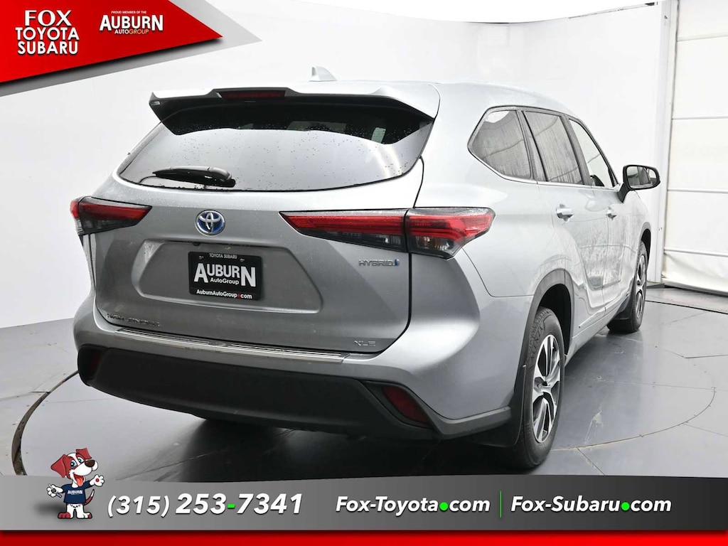 Used 2023 Toyota Highlander Hybrid XLE SUV