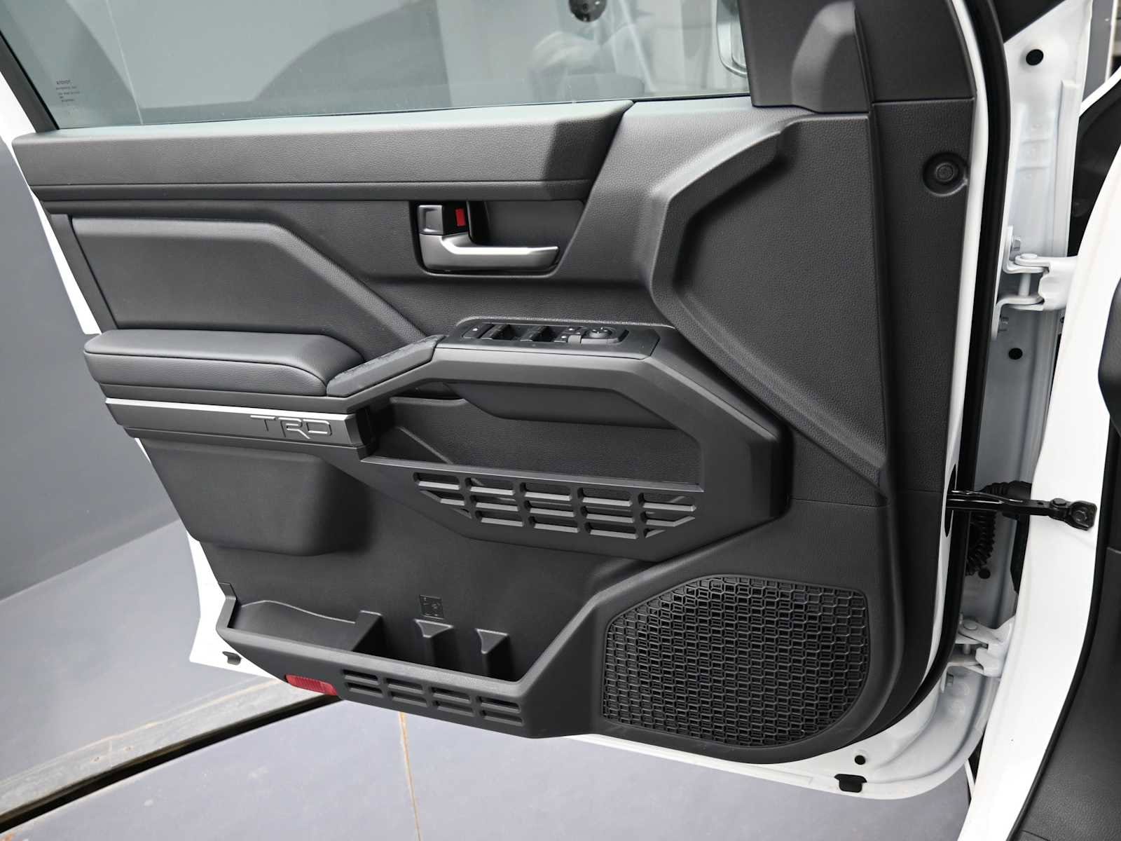 2025 Toyota Tacoma TRD Off Road - Photo 11