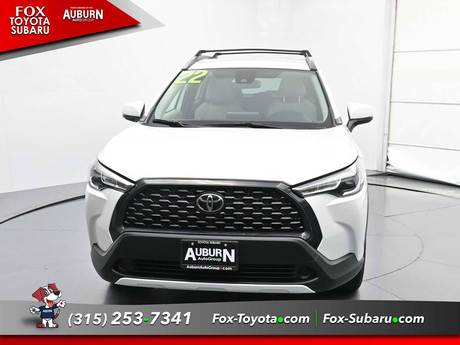 2022 Toyota Corolla Cross LE photo 3