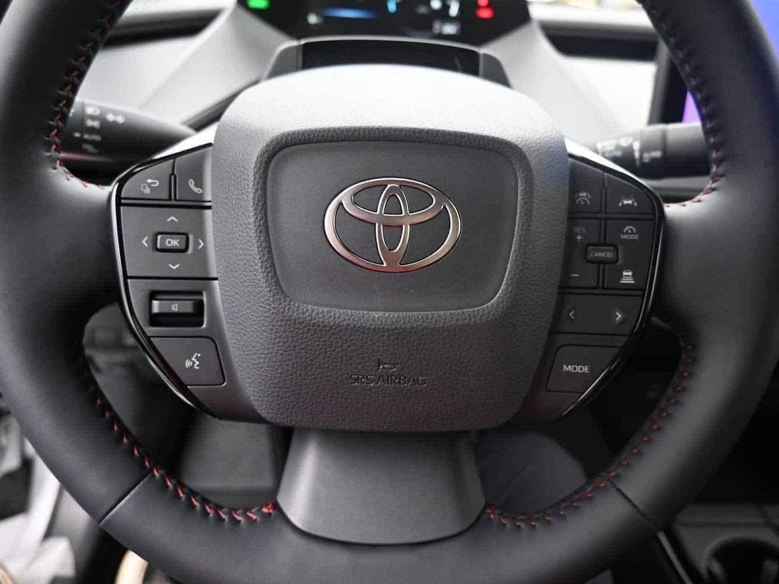 2026 Toyota Prius Plug-in Hybrid XSE - Photo 5