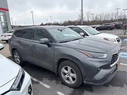 2024 Toyota Highlander LE SUV