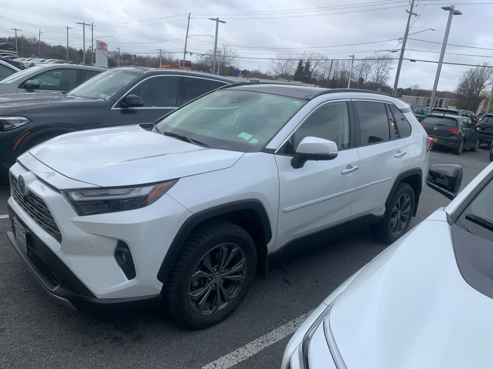 2024 Toyota RAV4 Limited's photo