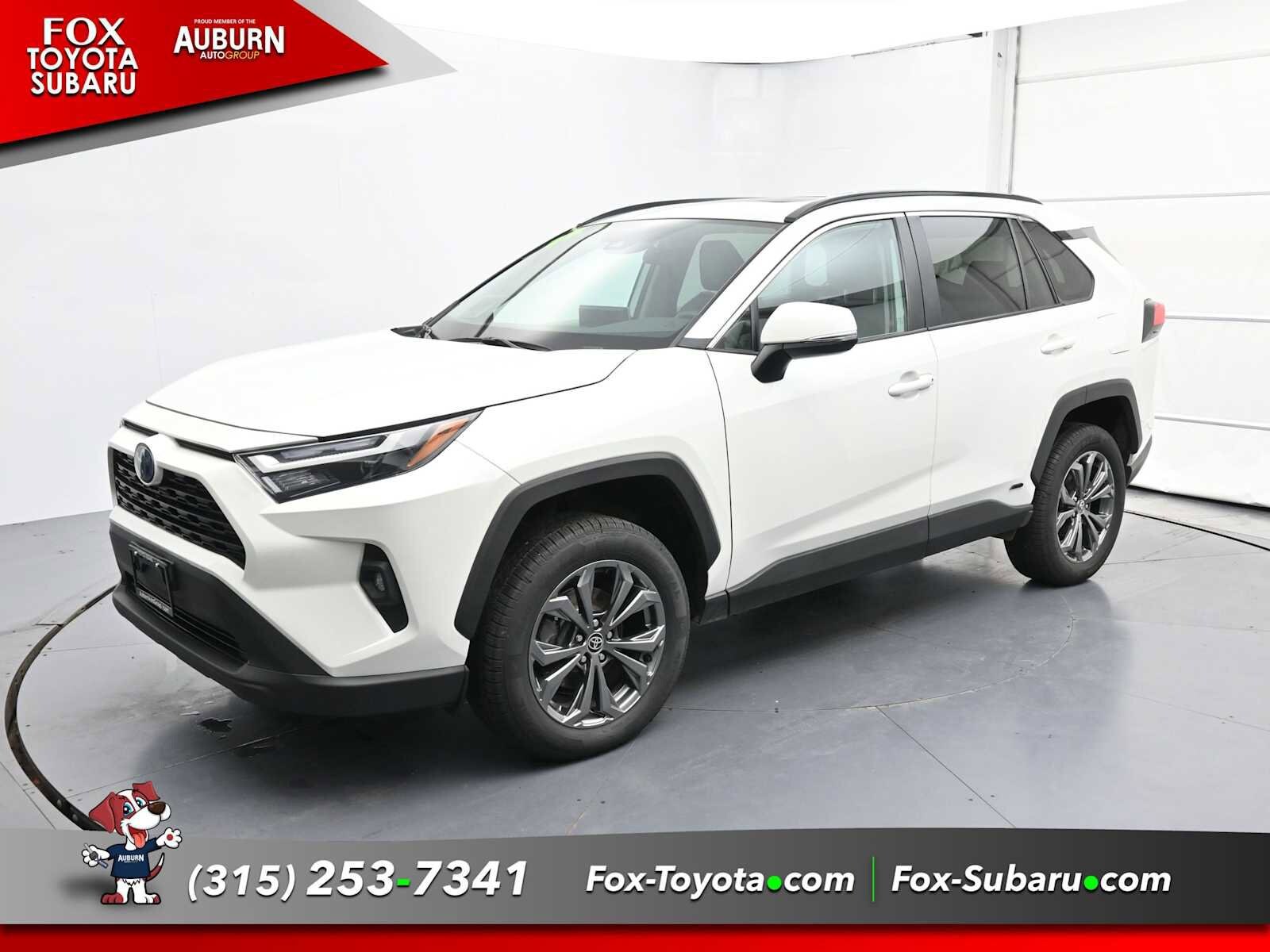 2022 Toyota RAV4 Hybrid XLE Premium photo 2