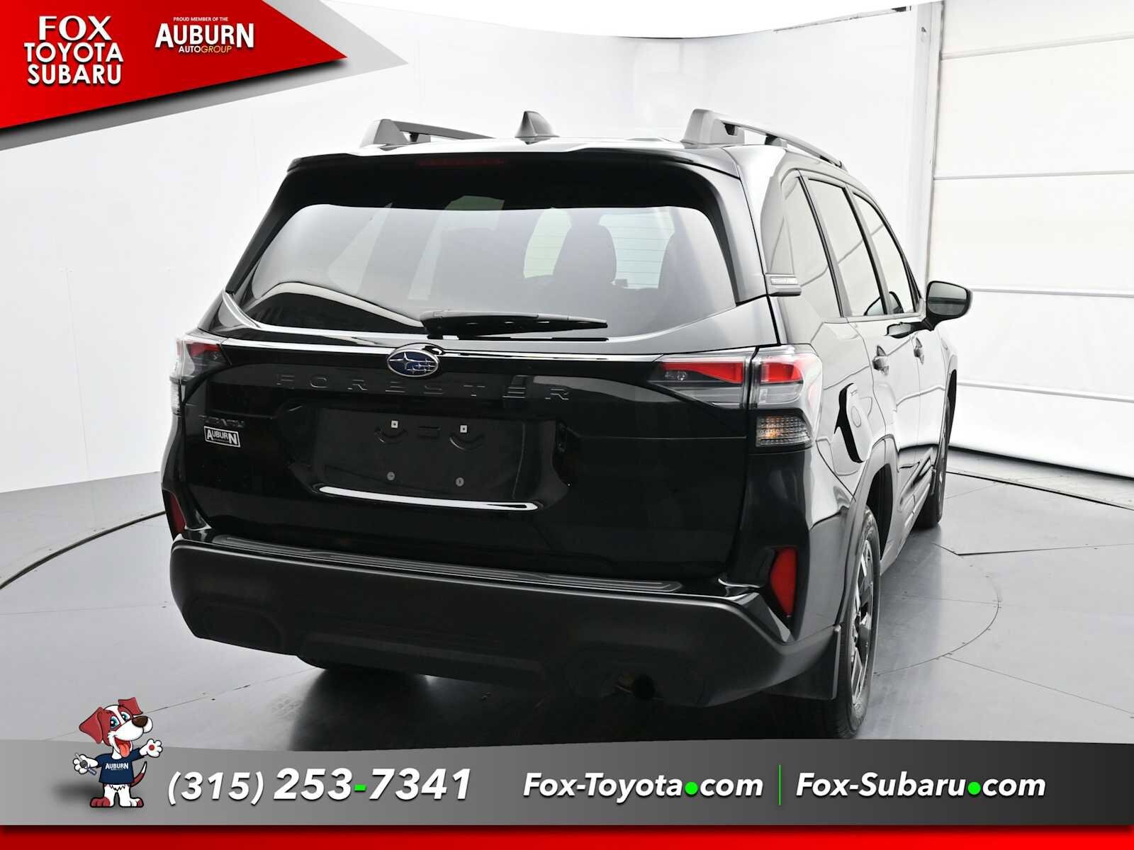 2025 Subaru Forester Premium photo 3